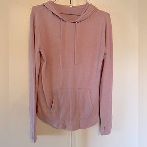 Ideology woman’s size xs. Hooded, long sleeve knit top
